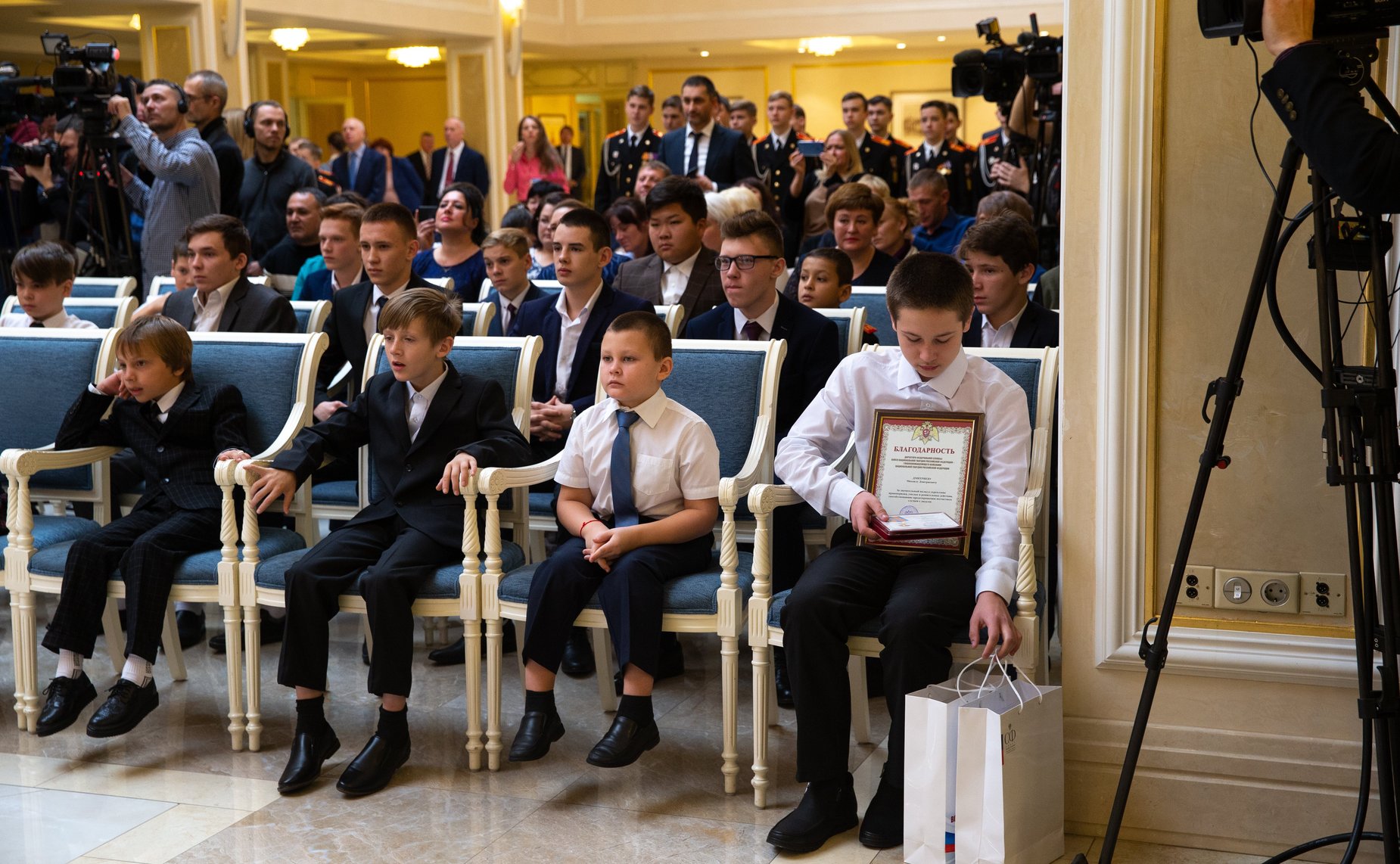 Торжественная церемония награждения детей и подростков, проявивших личное мужество в экстремальных ситуациях и спасших человеческие жизни