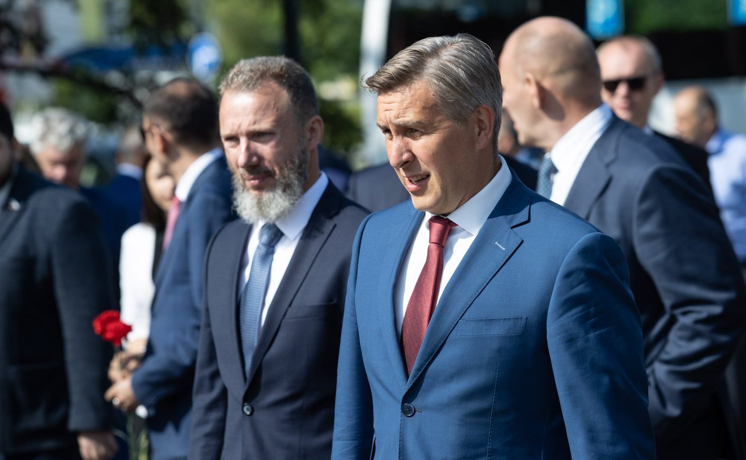 Члены парламентских делегаций России и Армении приняли участие в церемонии возложения цветов к Вечному огню на мемориале Победы