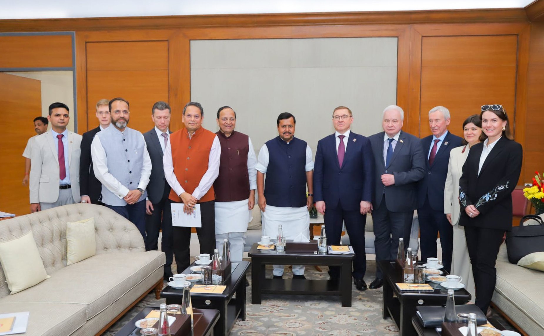Первый заместитель Председателя Совета Федерации Владимир Якушев в рамках рабочего визита в Республику Индия провел ряд двусторонних встреч