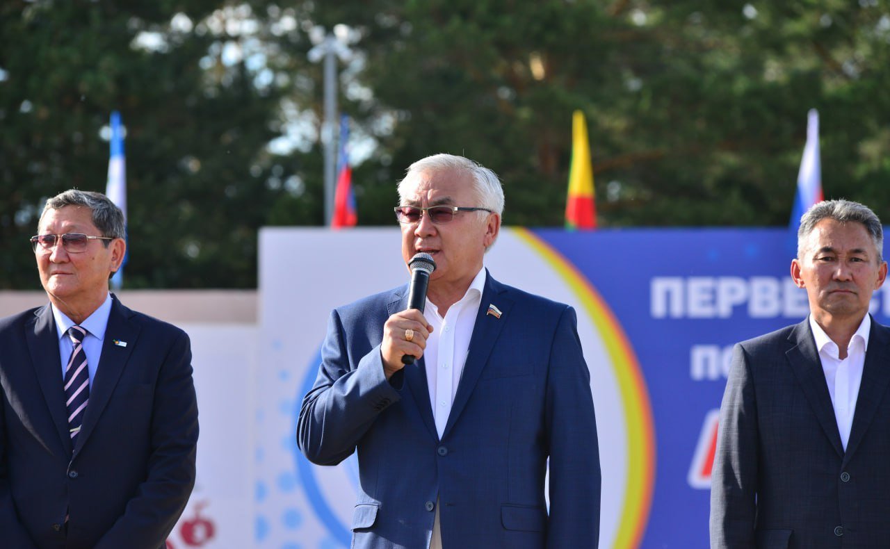 Баир Жамсуев приветствовал участников и гостей Первенства России по стрельбе из лука