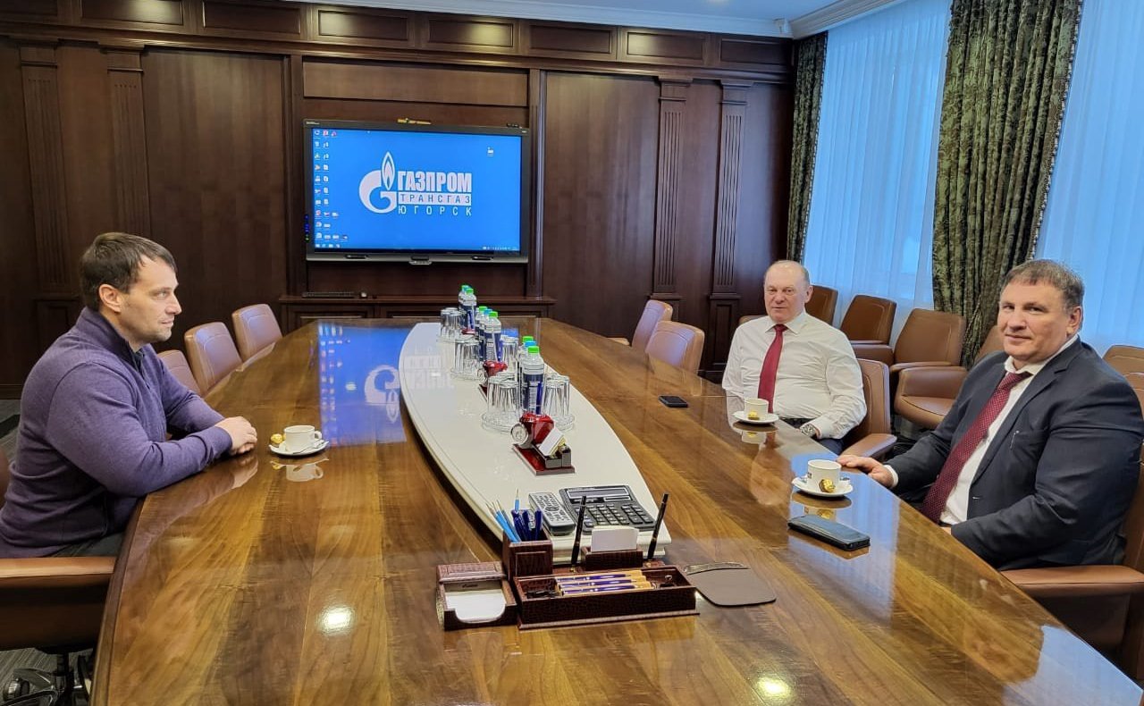 Эдуард Исаков в ходе работы в регионе сенатор обсудил проект уникального музея «Тыл — фронту» в городе Югорске