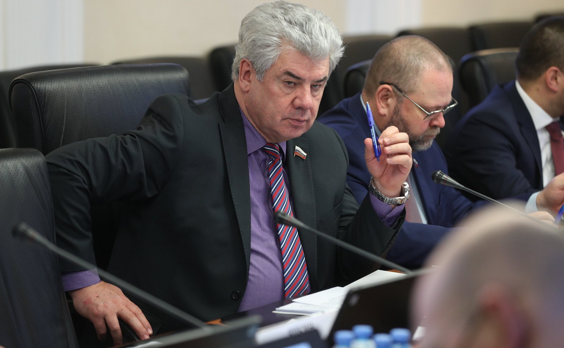 Виктор Бондарев