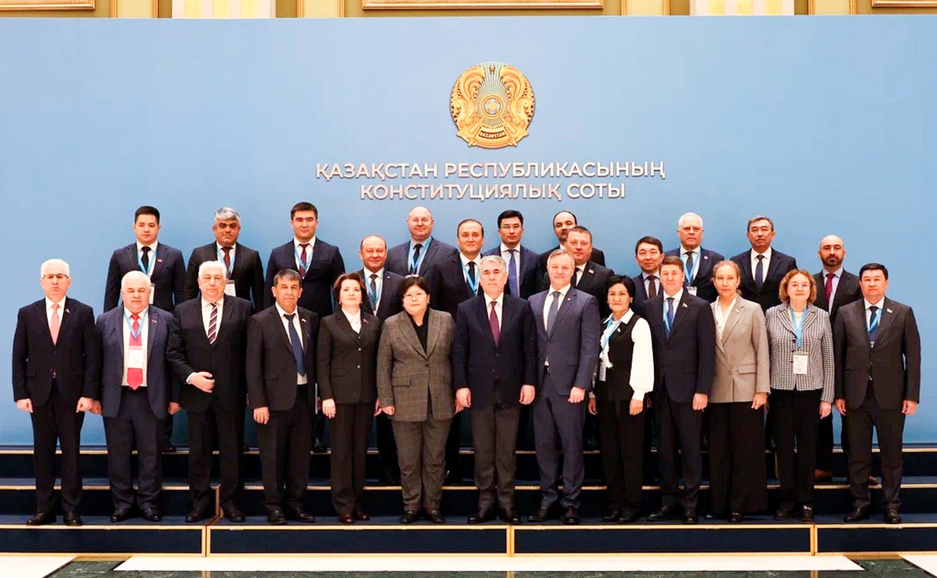 Делегация сенаторов по наблюдению за проведением референдума по принятию новой Конституции Казахстана приняла участие во встрече в Конституционном суде Республики Казахстан
