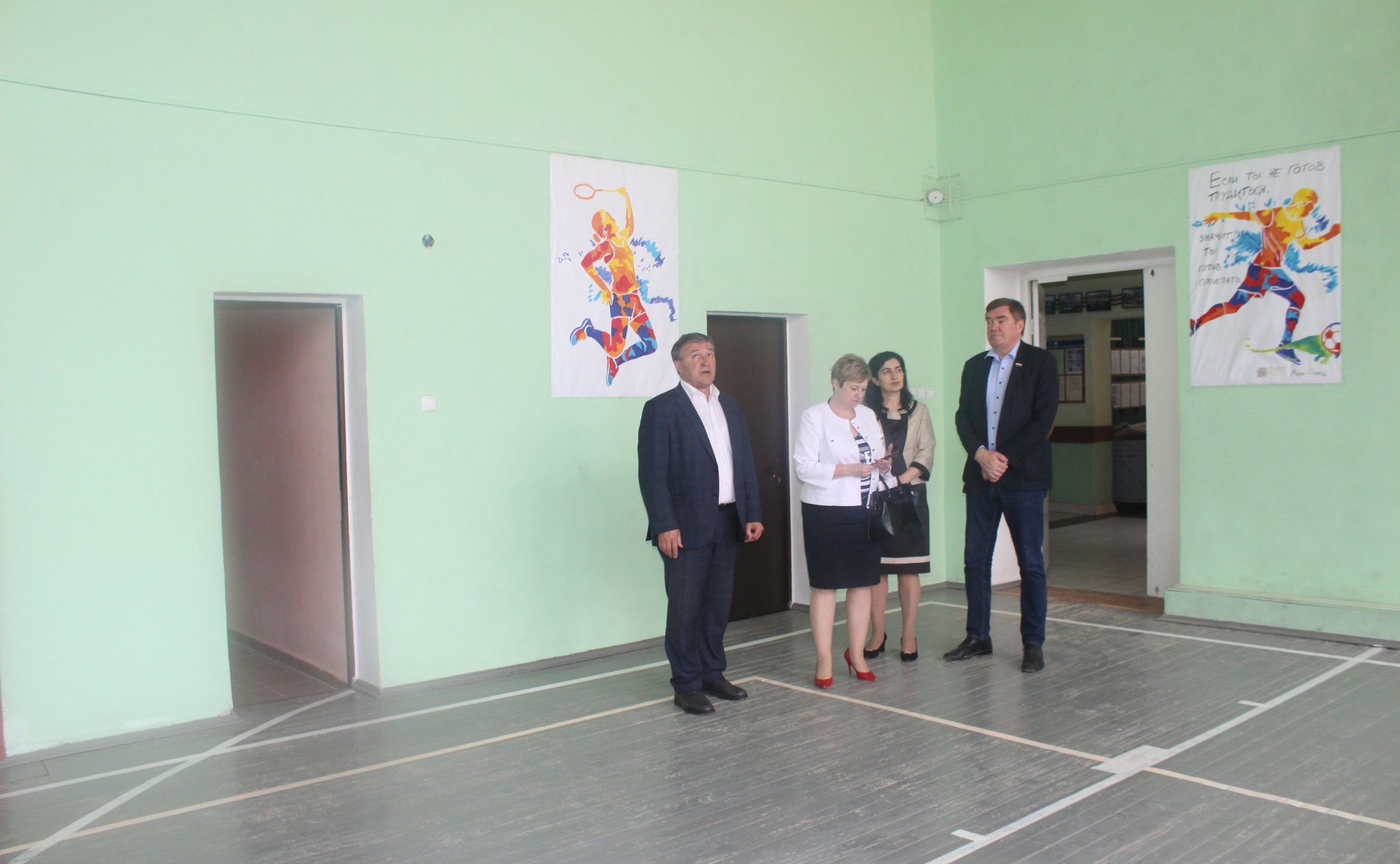 Алесандр Савин ознакомился с ходом капитального ремонта школ Калужской области