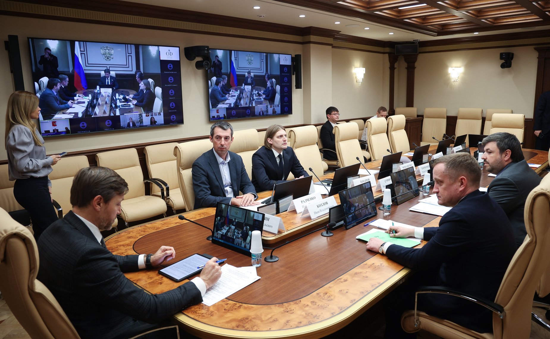 Круглый стол Комитета СФ по конституционному законодательству и государственному строительству «Совершенствование механизмов противодействия незаконному обороту алкогольной продукции: законодательные инициативы и правоприменительная практика»