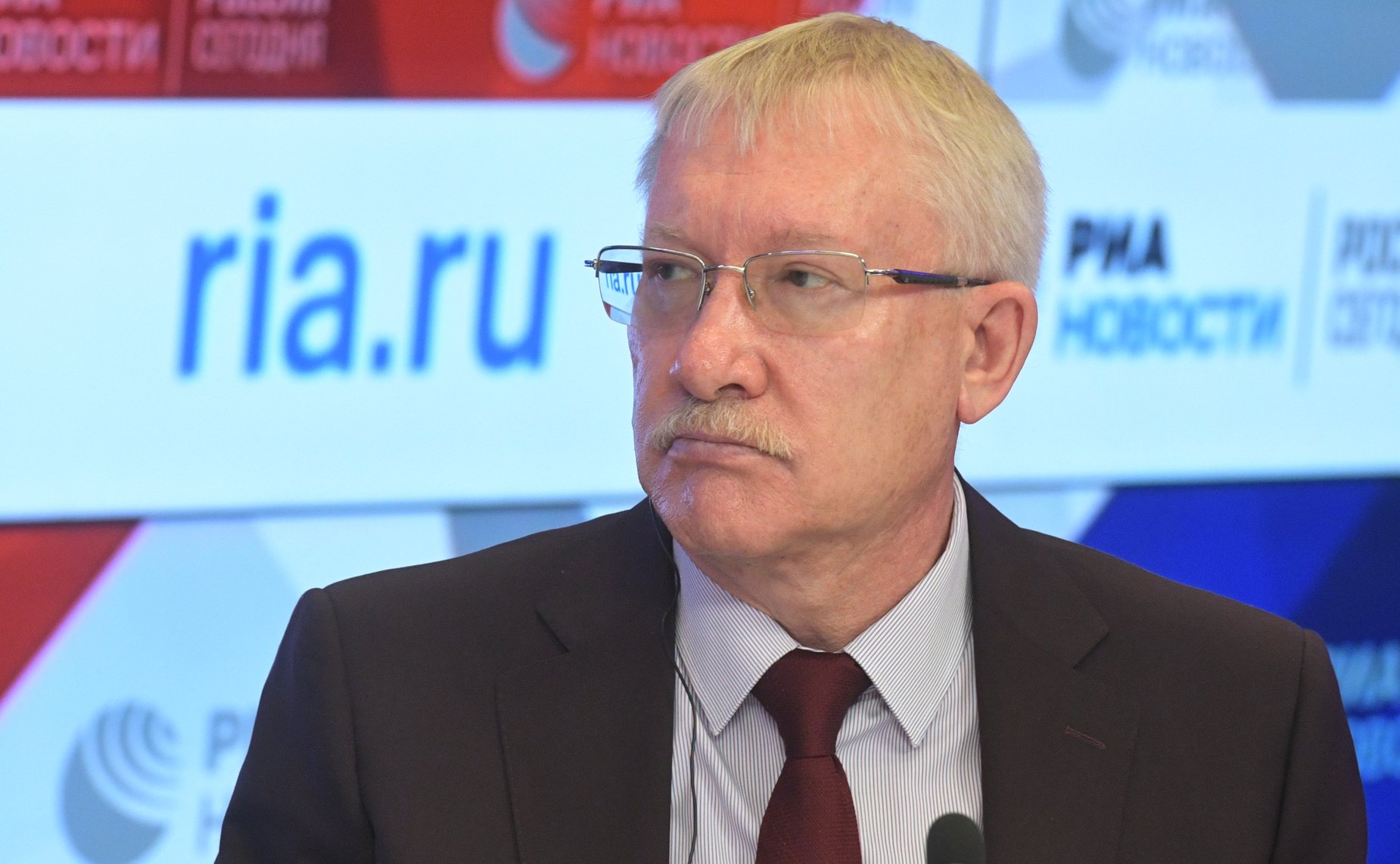 Олег Морозов