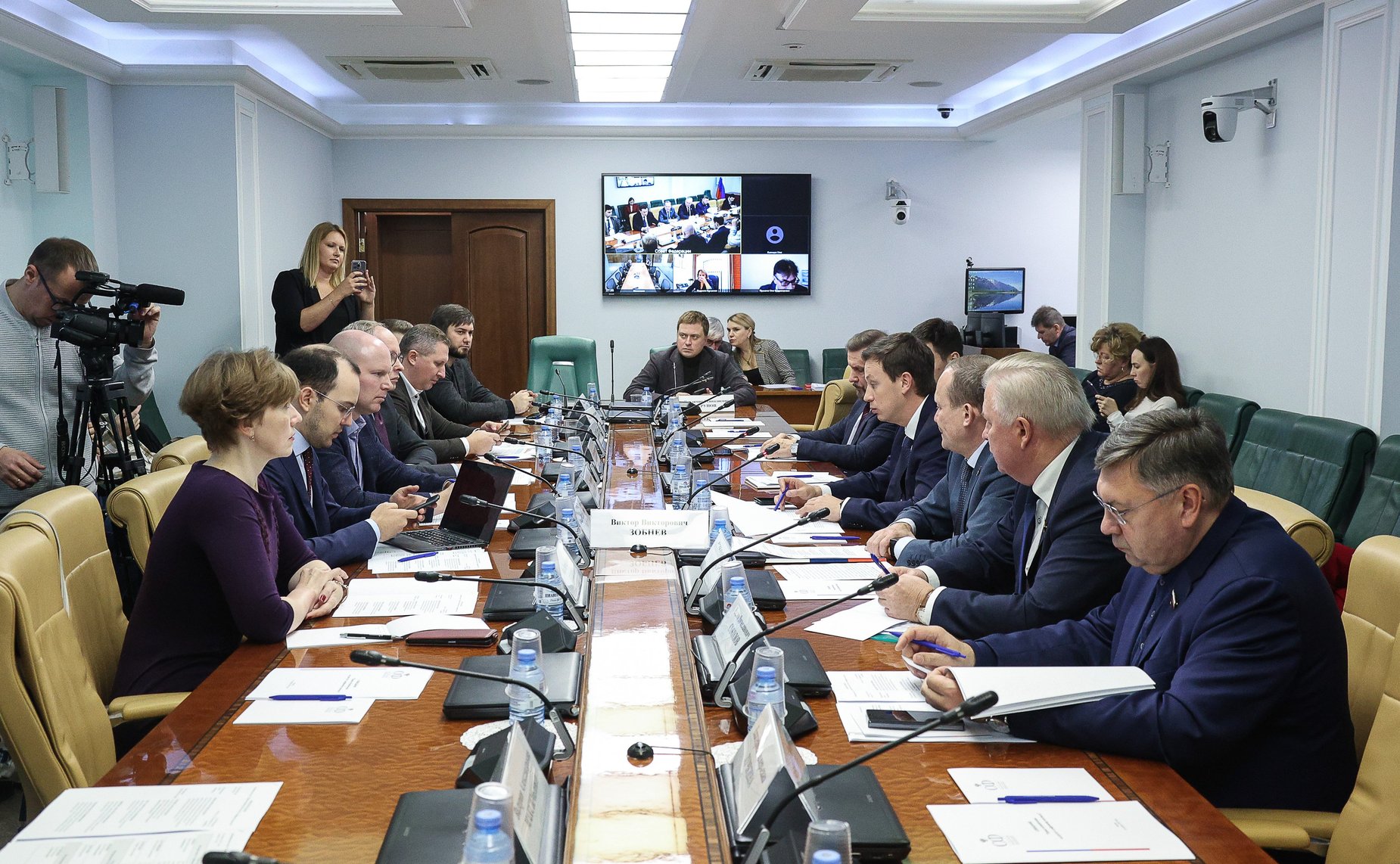 Сенаторы и эксперты обсудили вопросы защиты прав потребителей в отношении доступа к цифровому контенту