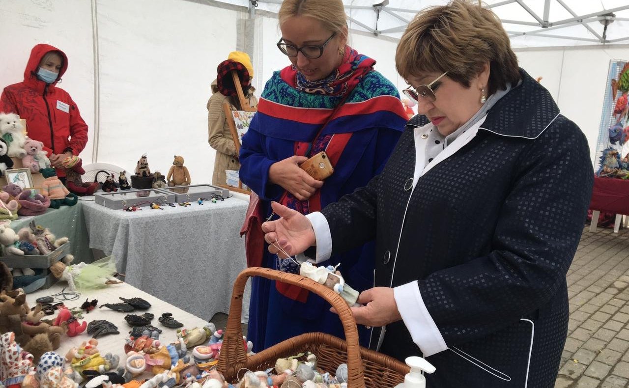 Ольга Хохлова приветствовала участников и гостей фестиваля творчества и ремёсел «Реки-Руки», состоявшегося во Владимире