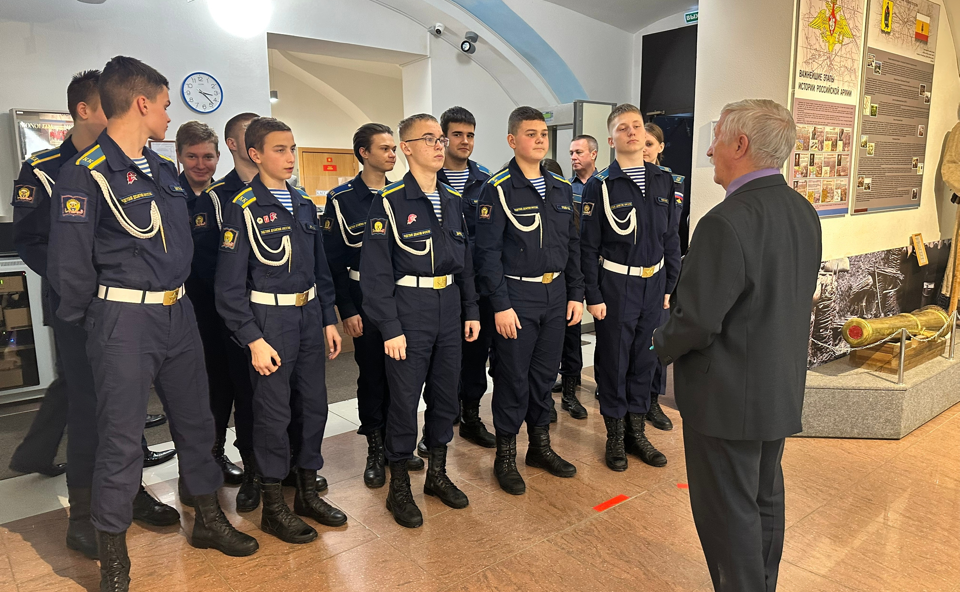 Игорь Мурог организовал встречу учащихся рязанских школ с Героями Советского Союза и России ко Дню Героев Отечества