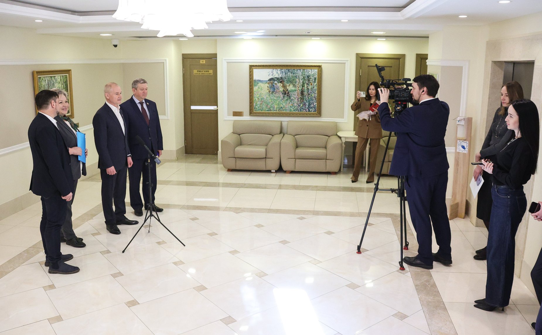 В Совете Федерации открылась фотовыставка «Позывной Свет»
