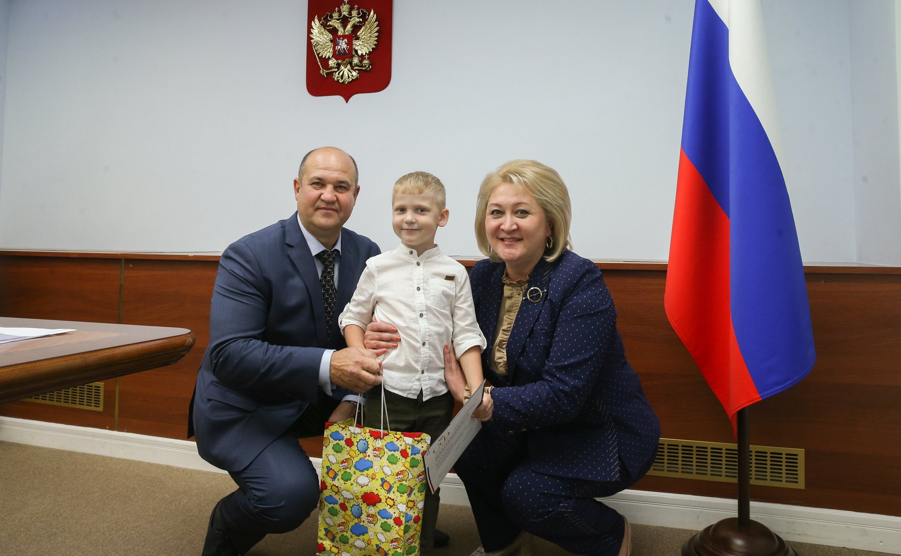 Награждение детей – участников выставки детских художественных работ «Традиции живая нить»