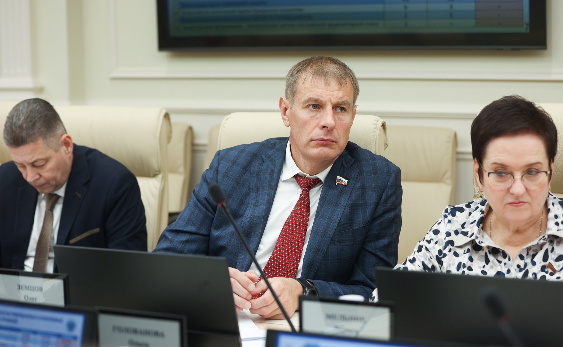 Олег Земцов