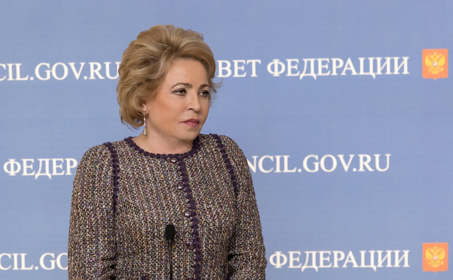 В. Матвиенко