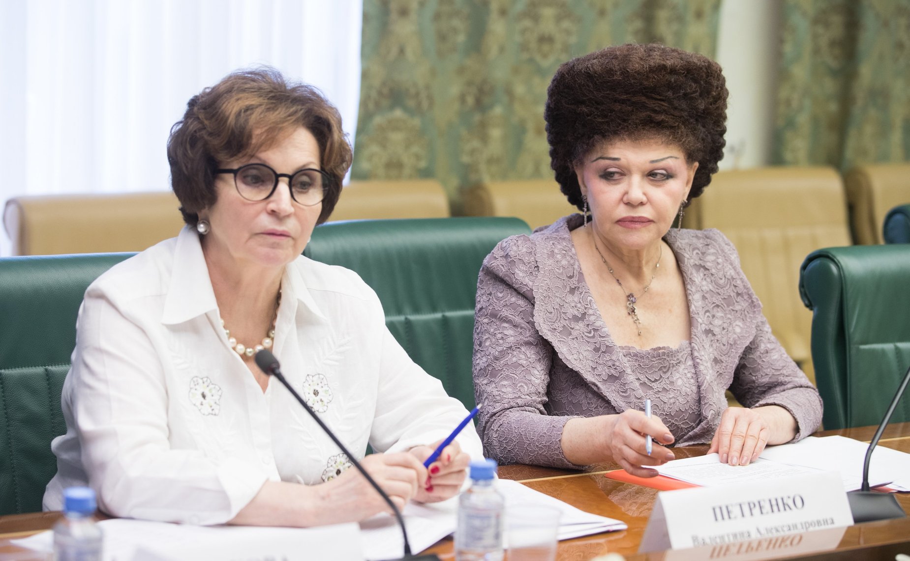 Е. Лахова и В. Петренко