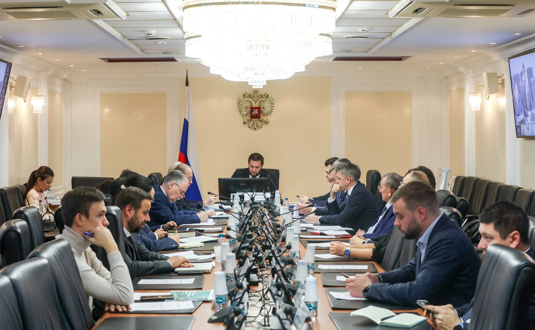 Круглый стол Комитета Совета Федерации по экономической политике совместно с Комитетом Совета Федерации по социальной политике на тему «О мерах государственной поддержки производства медицинской техники и оборудования»