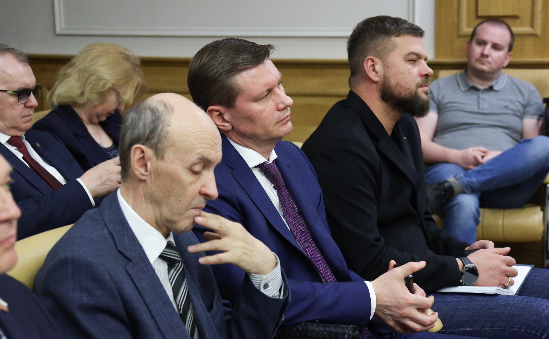 Парламентские слушания на тему «Вопросы повышения эффективности управления многоквартирными домами: основные подходы и предложения»