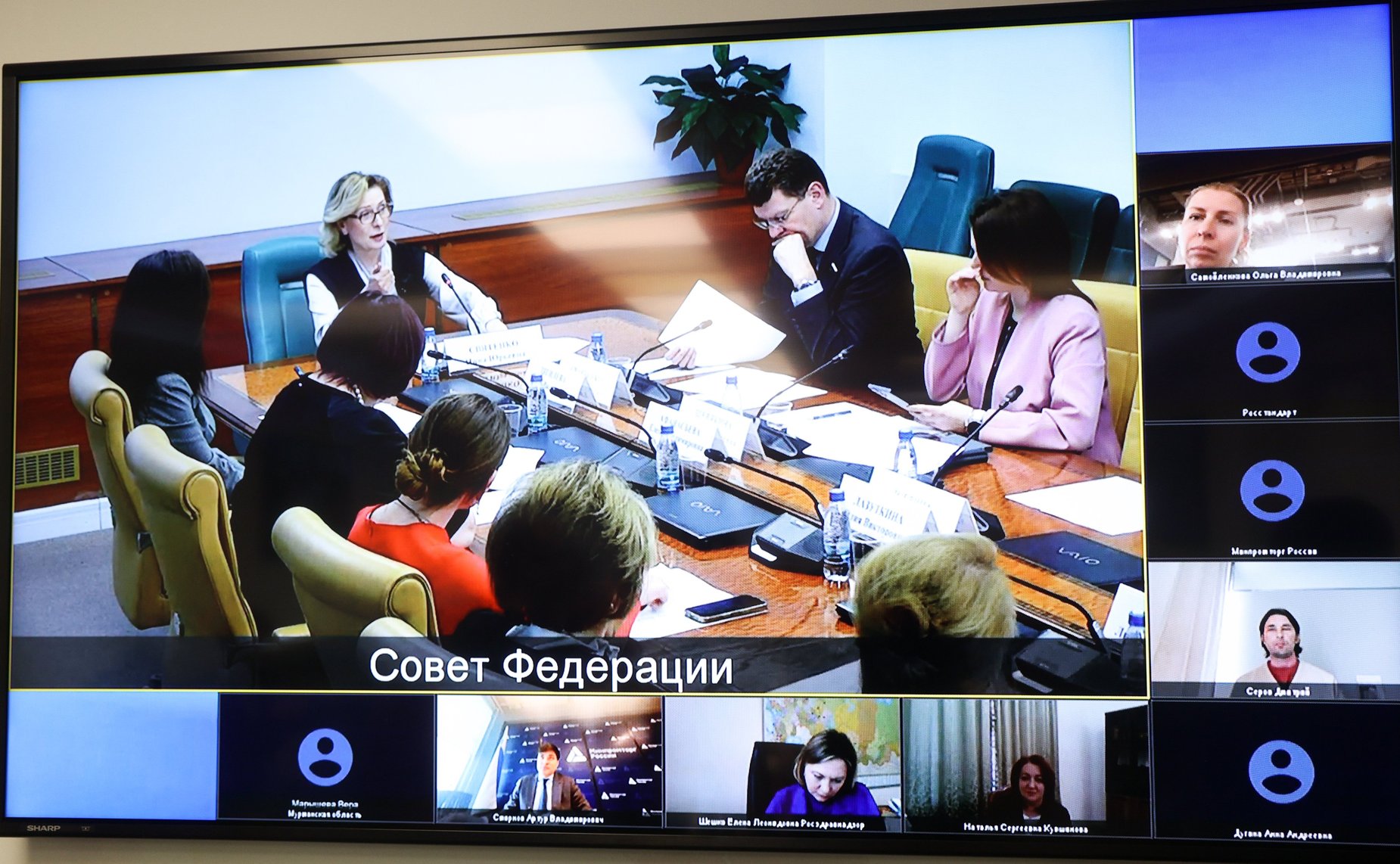 Круглый стол на тему «Индустрия красоты как драйвер развития креативной экономики. Продвижение национальной идентичности и развитие инноваций»