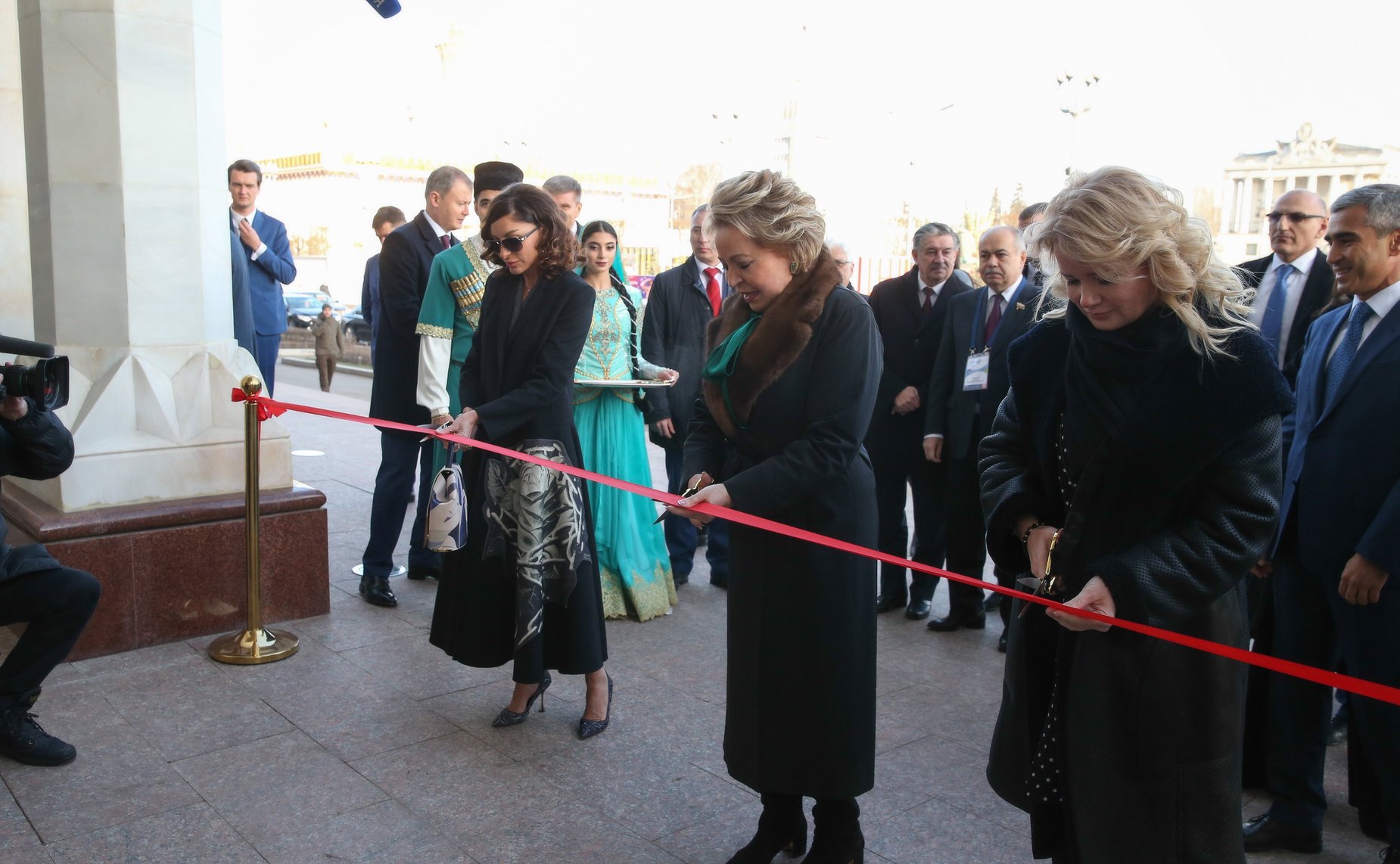 Валентина Матвиенко и Мехрибан Алиева приняли участие в церемонии открытия павильона Азербайджана на территории ВДНХ