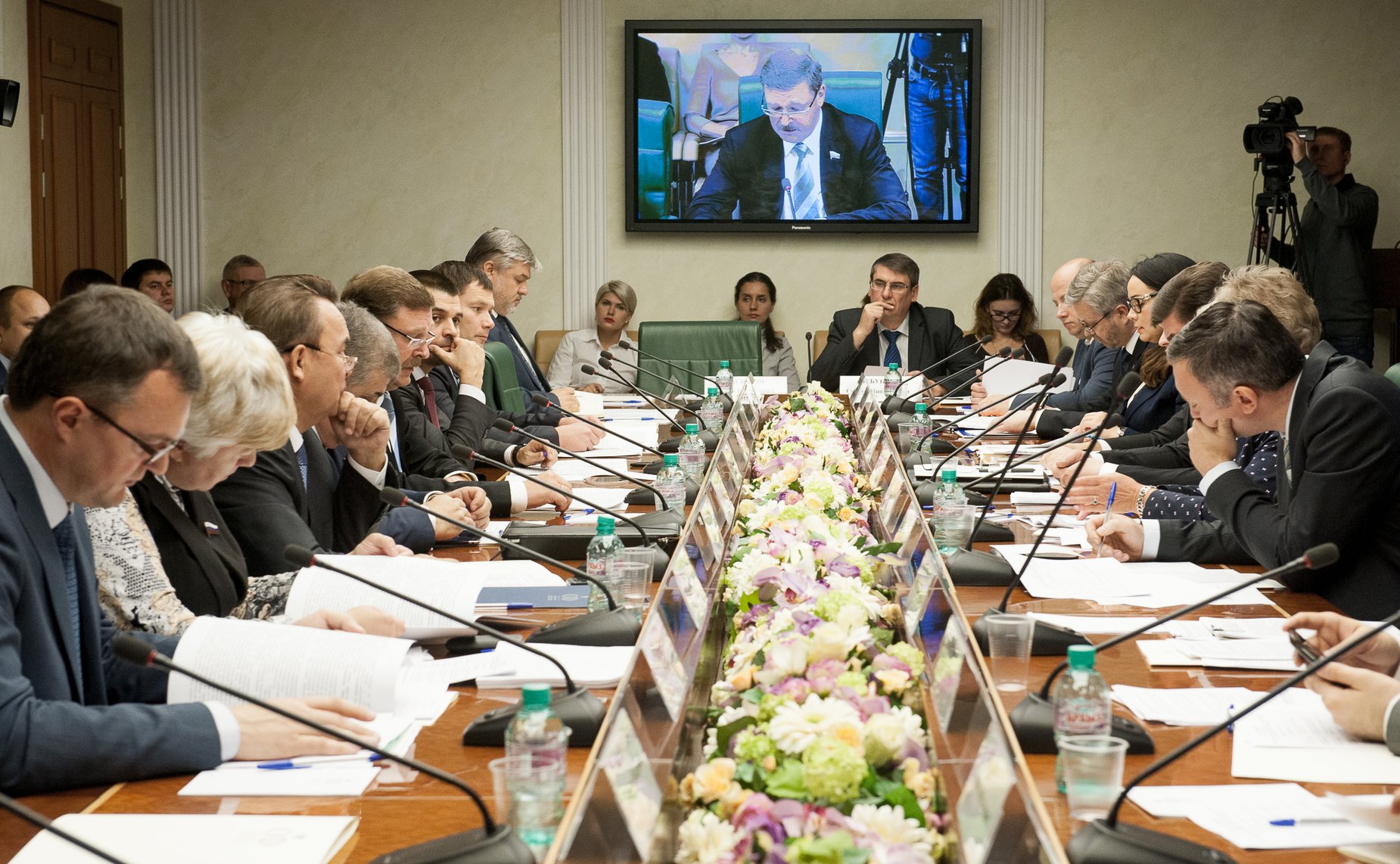 К. Косачев провел «круглый стол» на тему «Создание объективного международного образа России через реализацию государственных программах Российской Федерации»