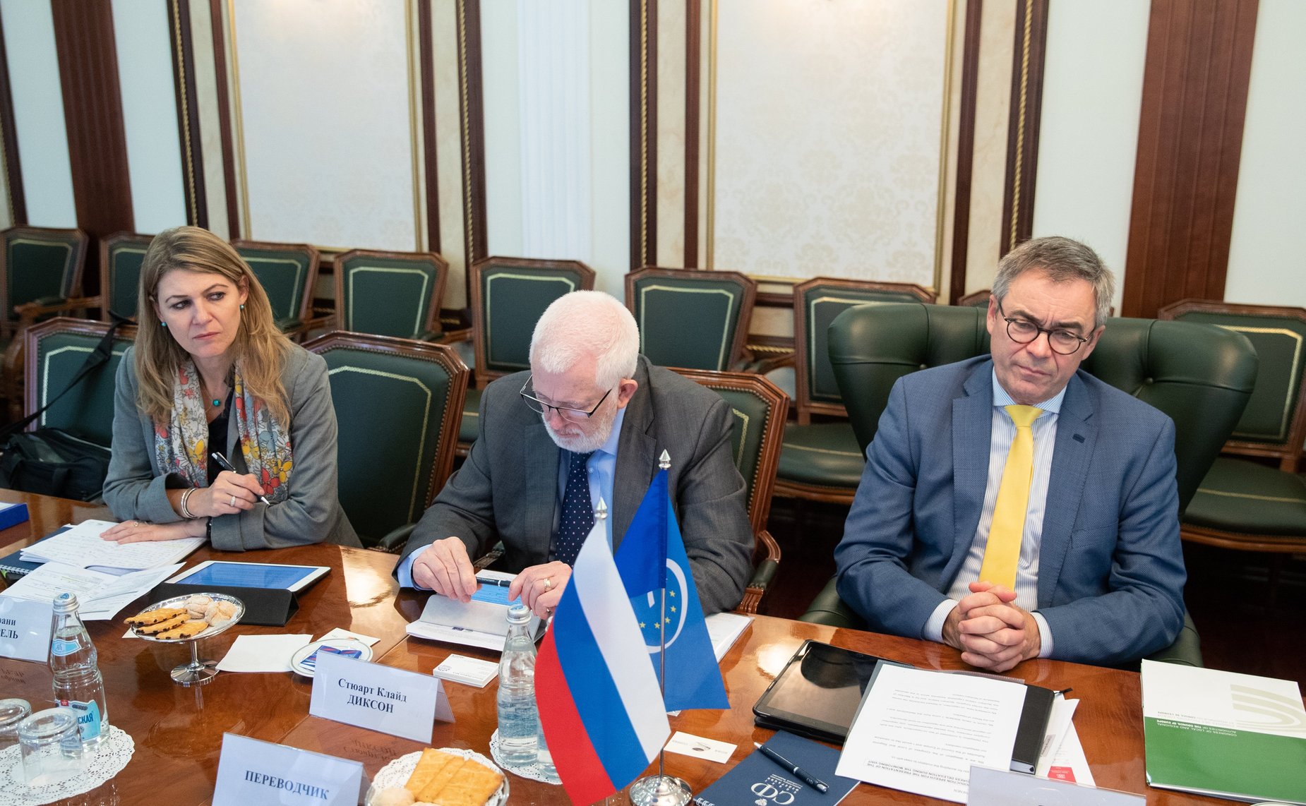 Встреча членов Комитета СФ по федеративному устройству, региональной политике, местному самоуправлению и делам Севера с делегацией КМРВСЕ