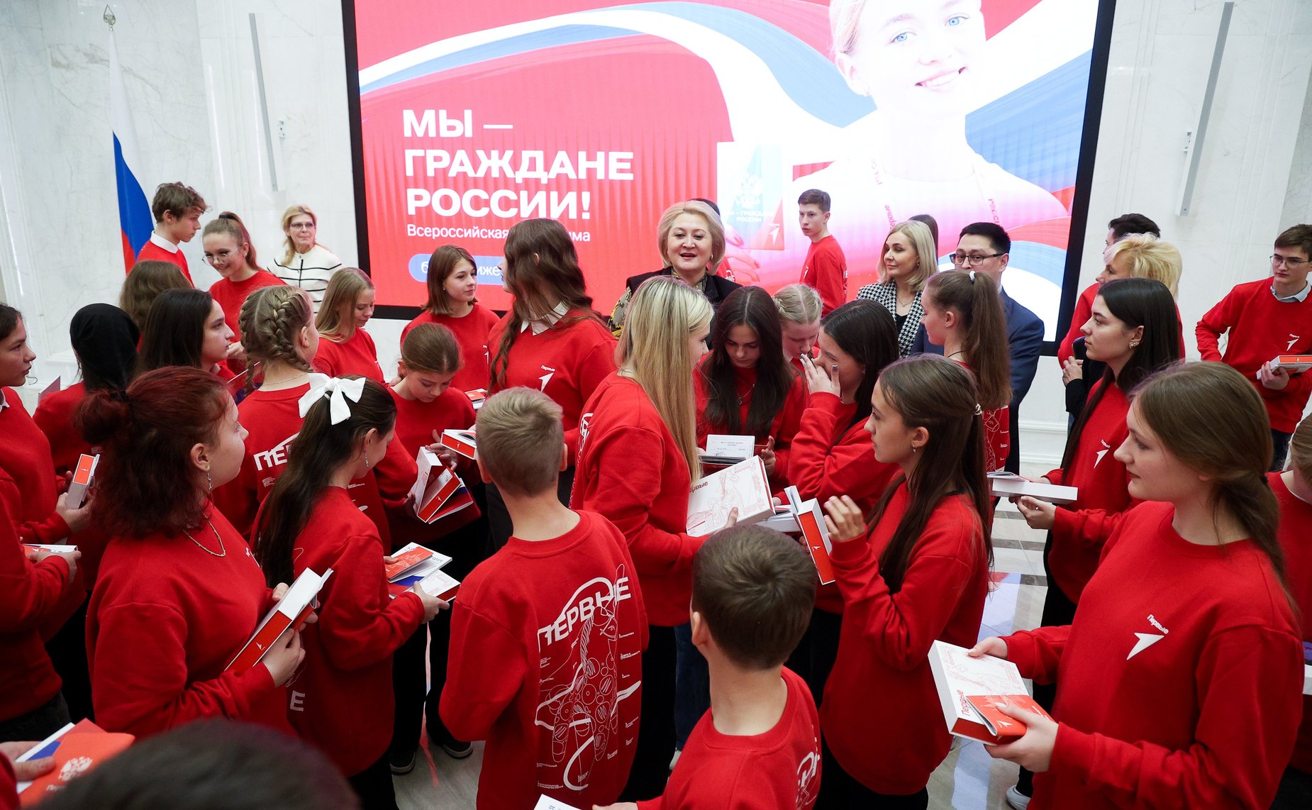 Лилия Гумерова приняла участие в торжественной церемонии вручения паспортов юным гражданам страны