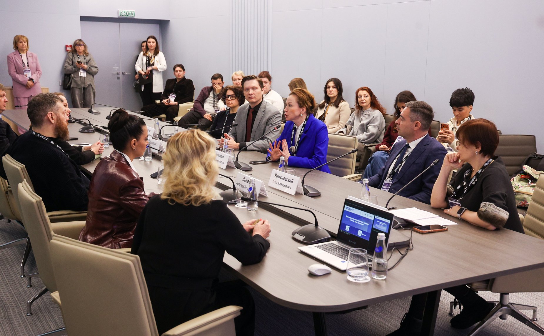 Заместитель Председателя СФ Инна Святенко приняла участие в дискуссии «Мастерская театральных кейсов. Театр как терапия»