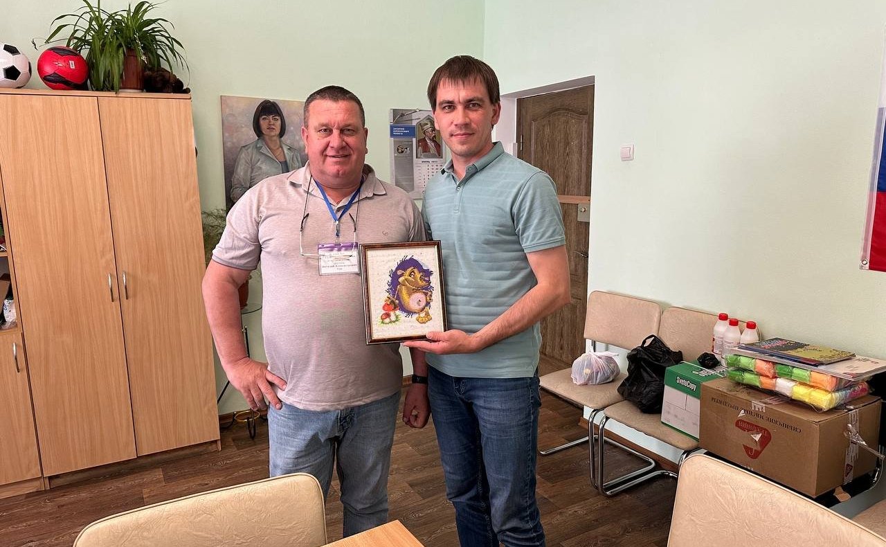 Айрат Гибатдинов передал подарки в детский дом-интернат Херсонской области