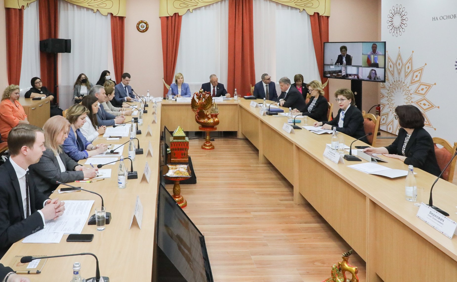 «Круглый стол» на тему «Создание туристических продуктов и маршрутов на основе мест традиционного бытования народных художественных промыслов на примере Нижегородской области»