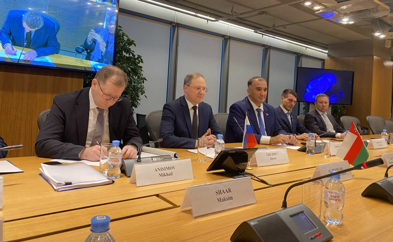 Мохмад Ахмадов принял участие в ряде встреч, состоявшихся в рамках рабочего визита делегации группы дружбы с Российской Федерацией Государственного совета Султаната Оман