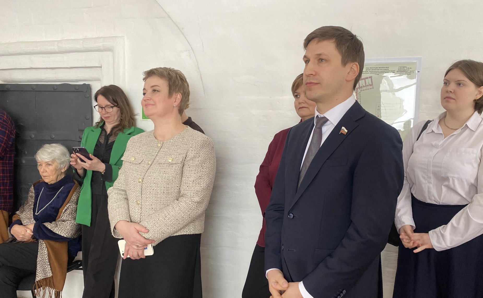 Иван Новиков принял участие в открытии выставки фотографий военных лет в областном краеведческом музее