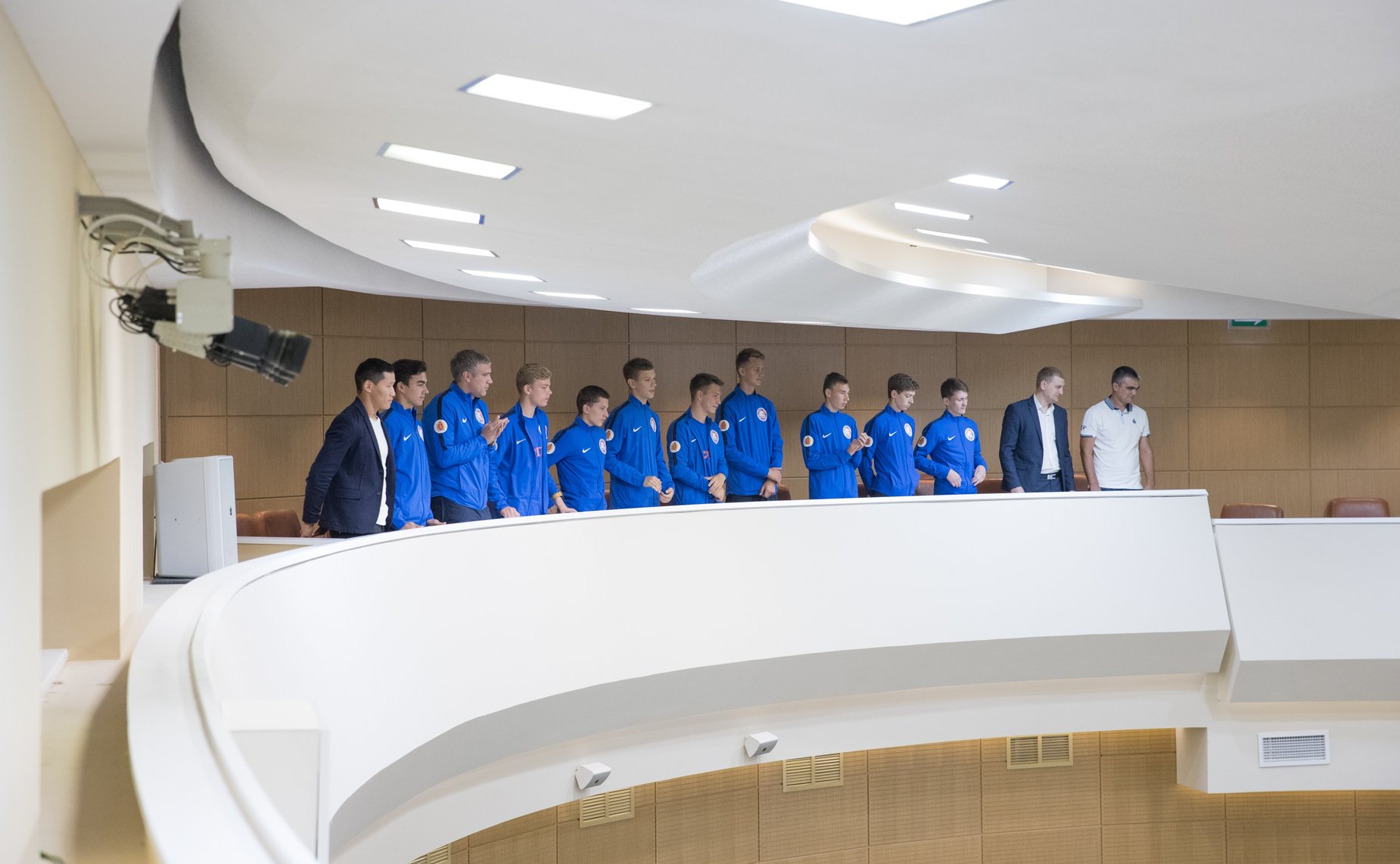 На 416-м заседании Совета Федерации присутствуют юные футболисты