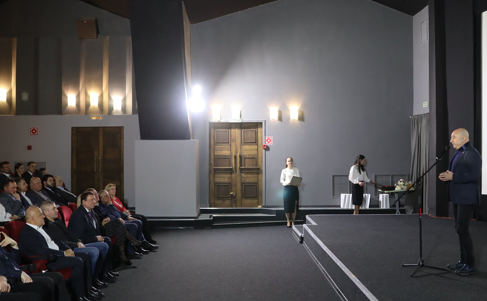 Александр Вайнберг принял участие в торжественном мероприятии, прошедшем в кинозале «Орлёнок»