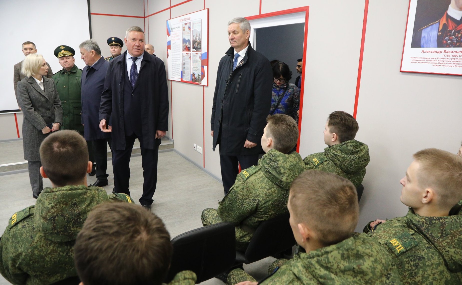 Заместитель Председателя СФ Юрий Воробьев и губернатором Вологодской области Олег Кувшинников приняли участие в торжественном открытии военного учебного центра