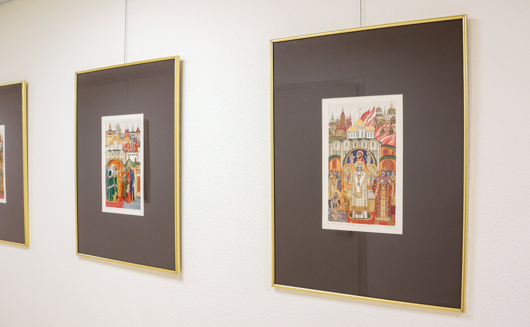 Торжественное открытие выставки Народного художника РФ Людмилы Юга «Нить времен. Подвиг Победы»