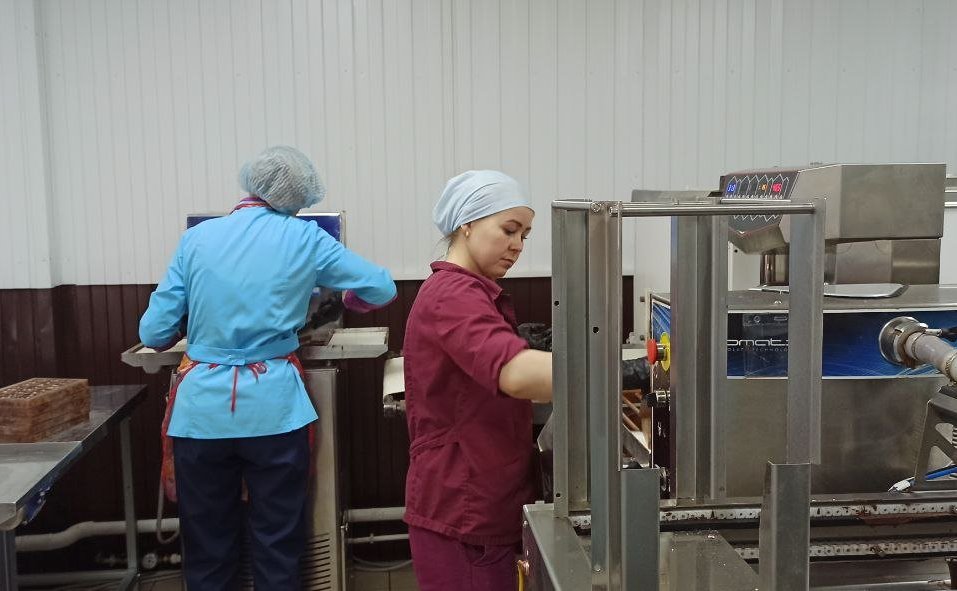 Татьяна Гигель в ходе рабочей поездки в регион посетила ряд предприятий, в том числе и кондитерскую фабрику