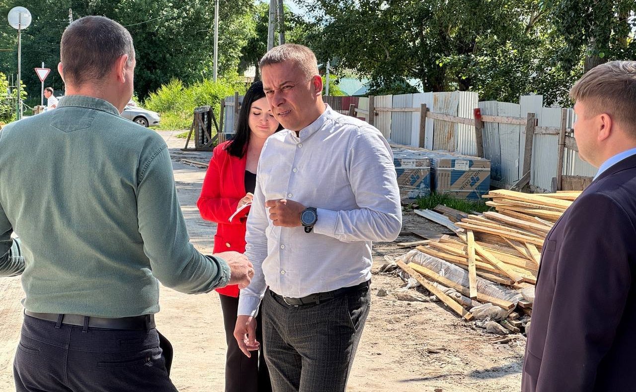 Айрат Гибатдинов проверил ход ремонта школ в Ульяновске