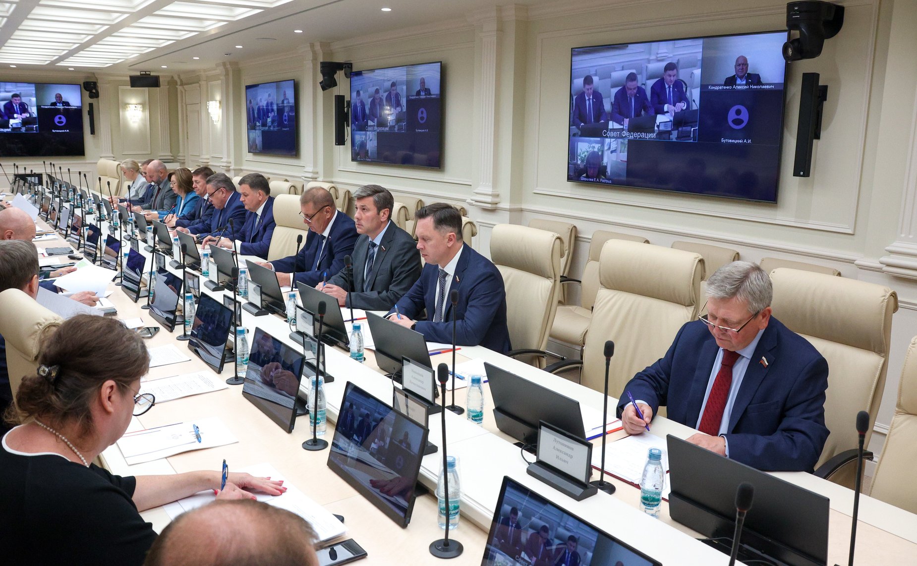 Заседание Комиссии СФ по мониторингу законодательства Российской Федерации в сфере государственного контроля (надзора) и муниципального контроля в Российской Федерации совместно с Министерством экономического развития РФ