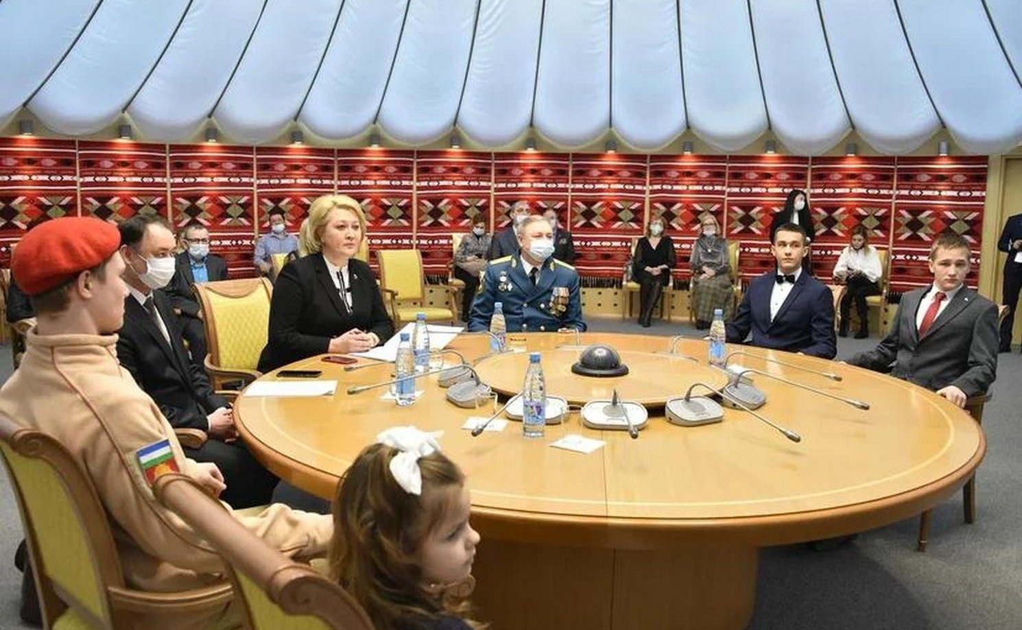 Лилия Гумерова приняла участие в торжественной церемонии награждения памятными медалями Совета Федерации «За проявленное мужество» детей-героев из Башкортостана