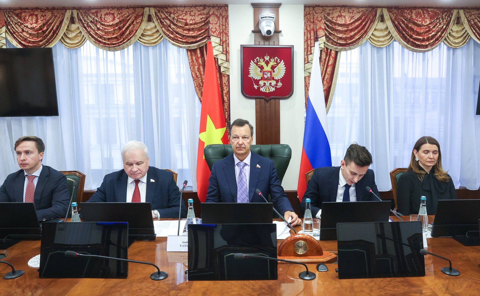 Встреча первого заместителя Председателя Совета Федерации Андрея Яцкина с заместителем Председателя Национального собрания Социалистической Республики Вьетнам Нгуен Кхак Динем в формате совместного заседания групп по сотрудничеству