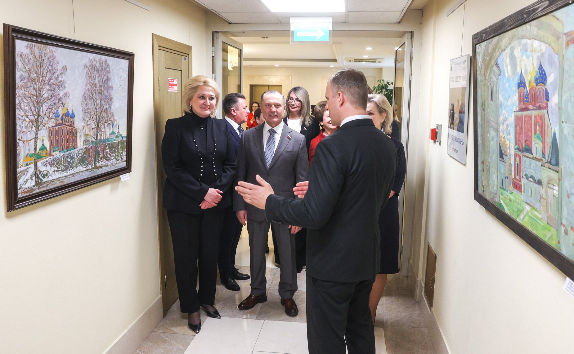 Торжественное открытие в Совете Федерации персональной выставки художника-живописца И. Лысенкова «Матушка Рязань»