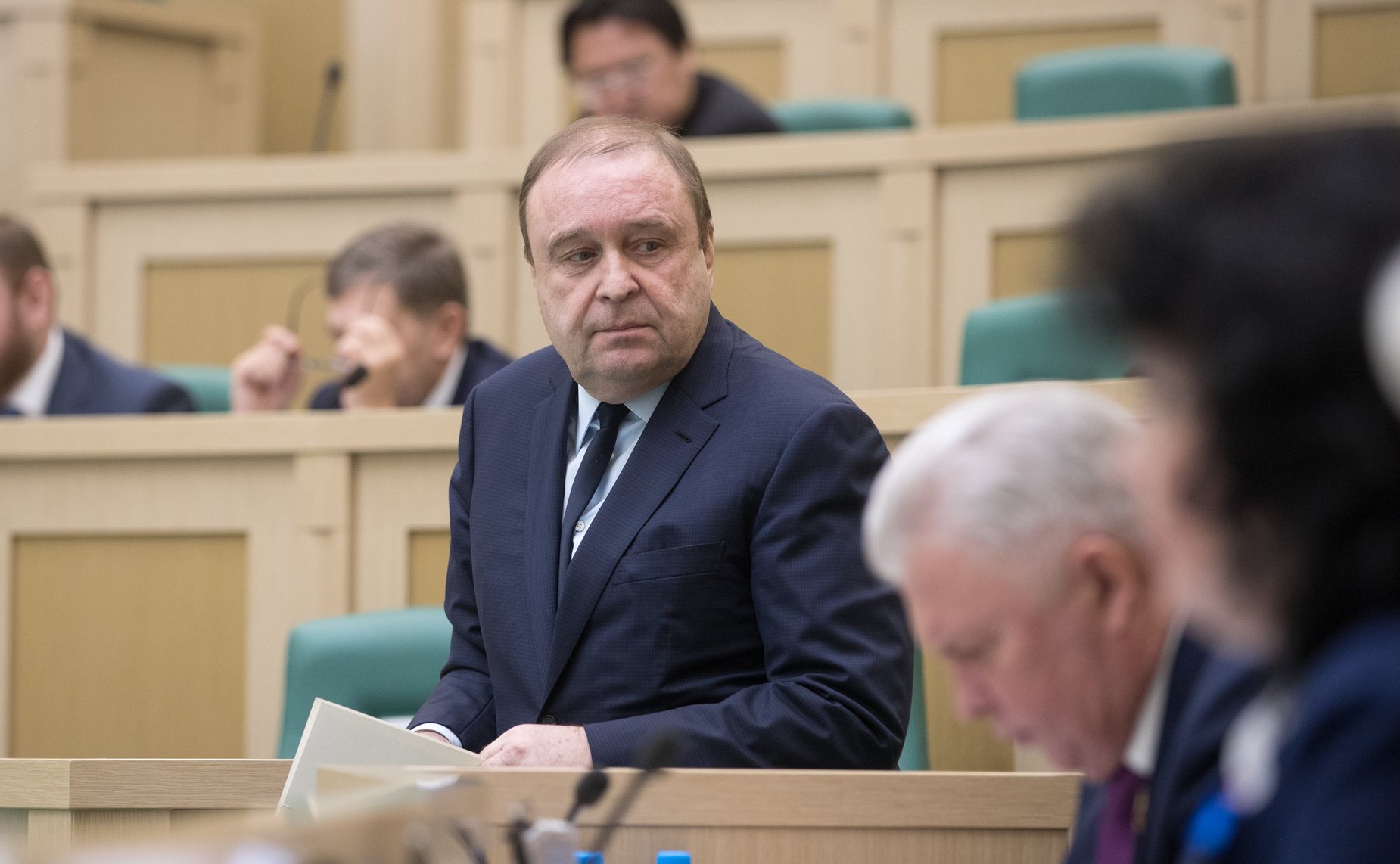 В. Богданов