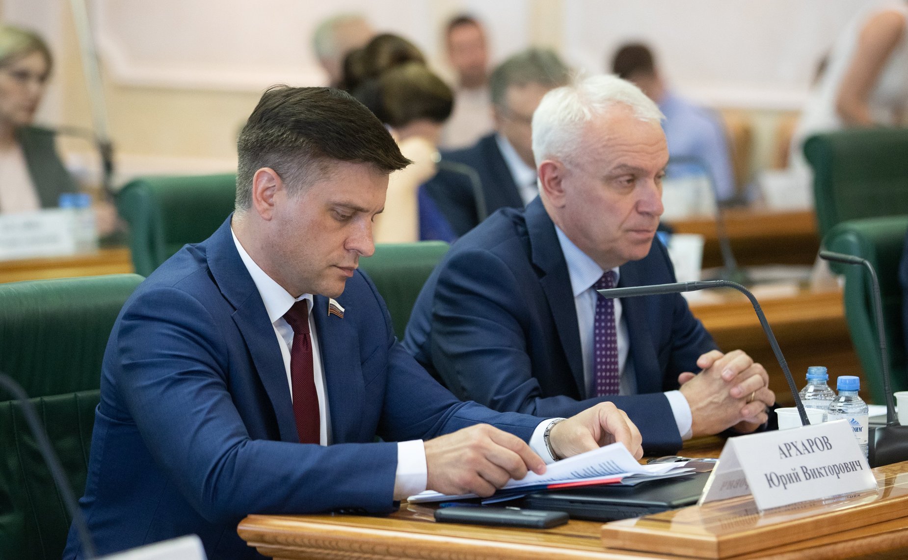 Юрий Архаров