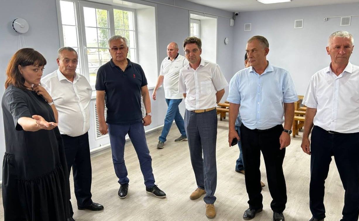 Баир Жамсуев в ходе работы в регионе посетил Петровск-Забайкальский район и осмотрел ряд строящихся социальных объектов