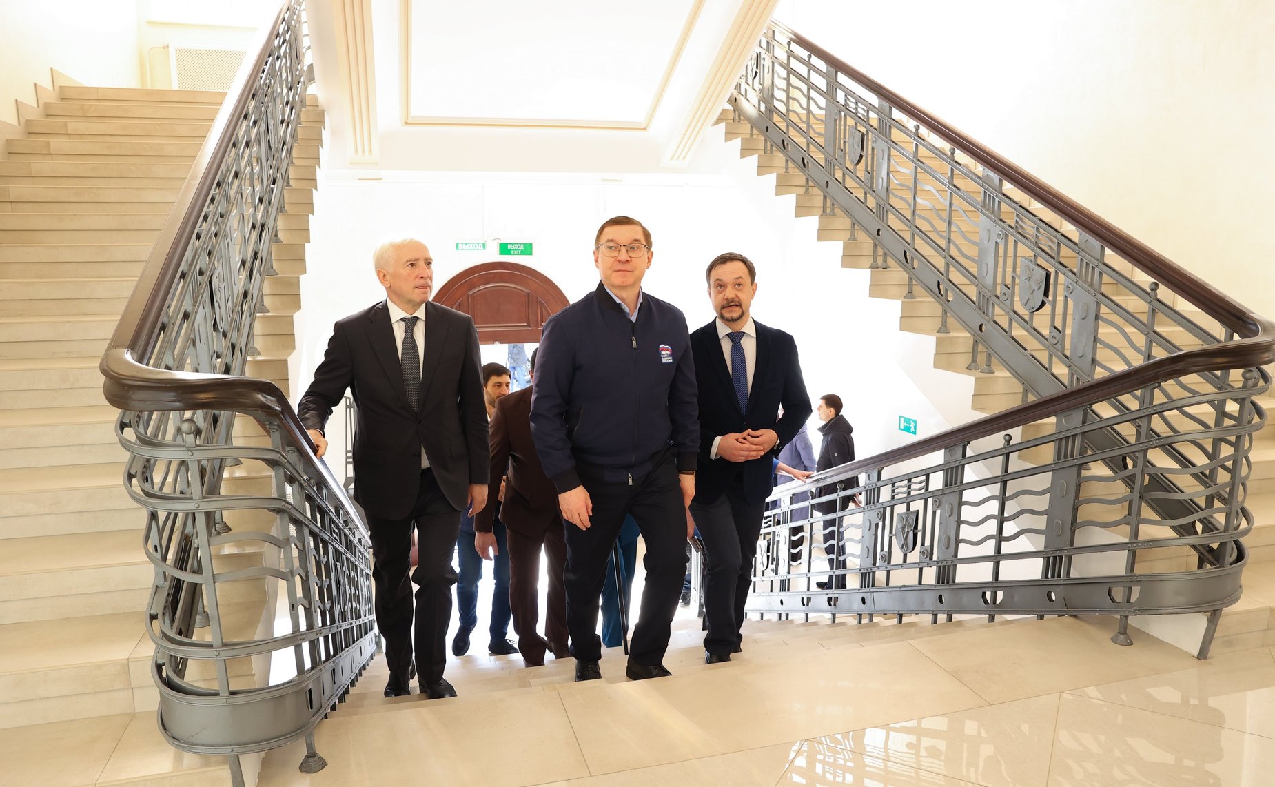 Первый заместитель Председателя Совета Федерации Владимир Якушев посетил Театр куклы и актера «Скоморох»