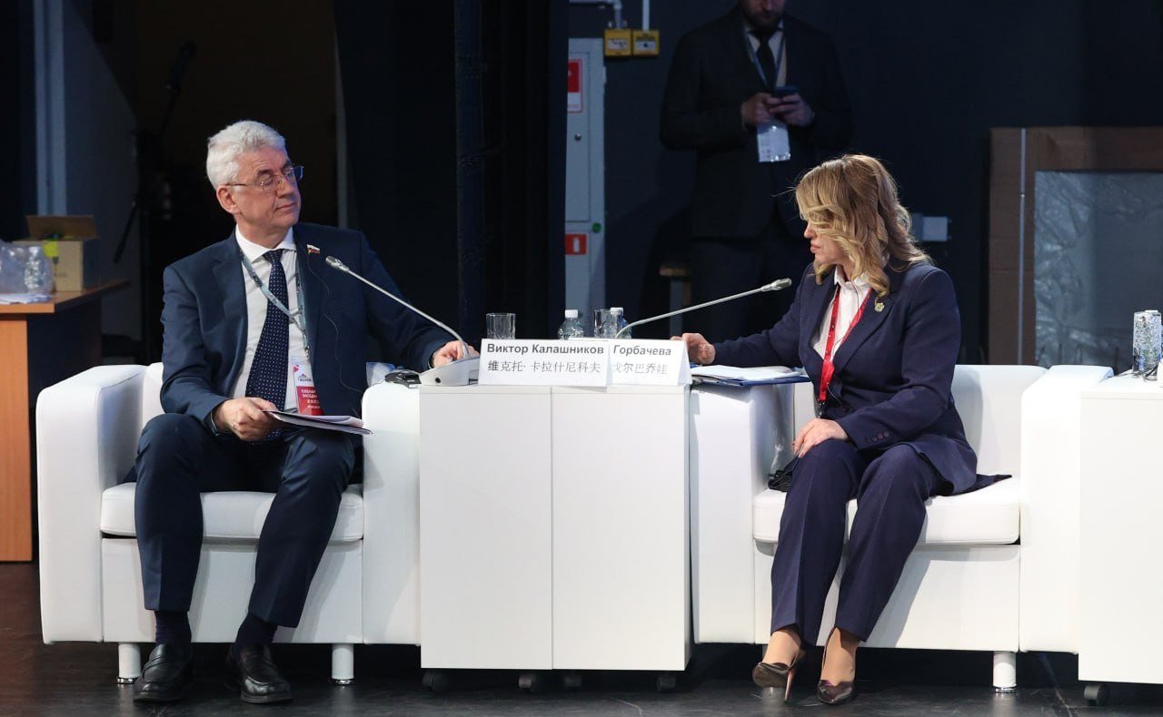 Виктор Калашников выступил модератором сессии «Остров Большой Уссурийский: новый вектор развития трансграничного сотрудничества» Российско-Китайского форума в г. Хабаровске