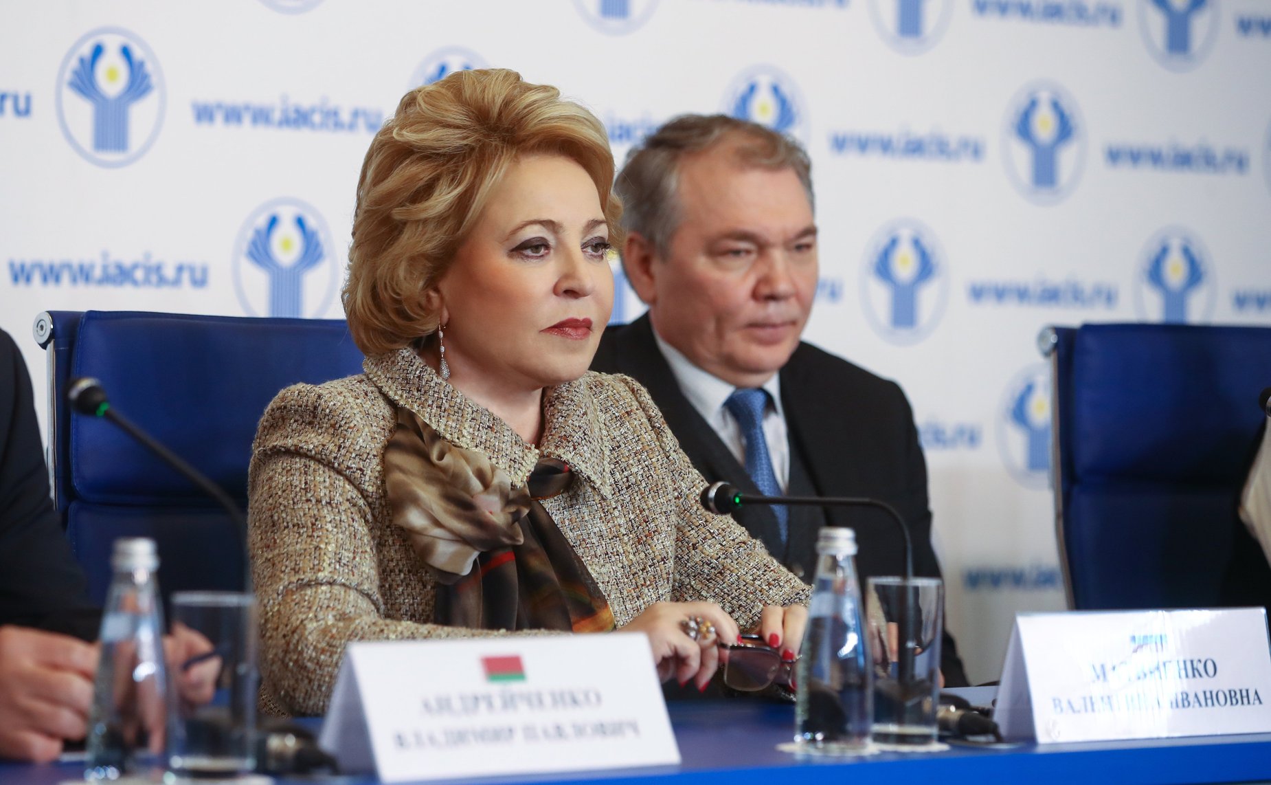 В. Матвиенко