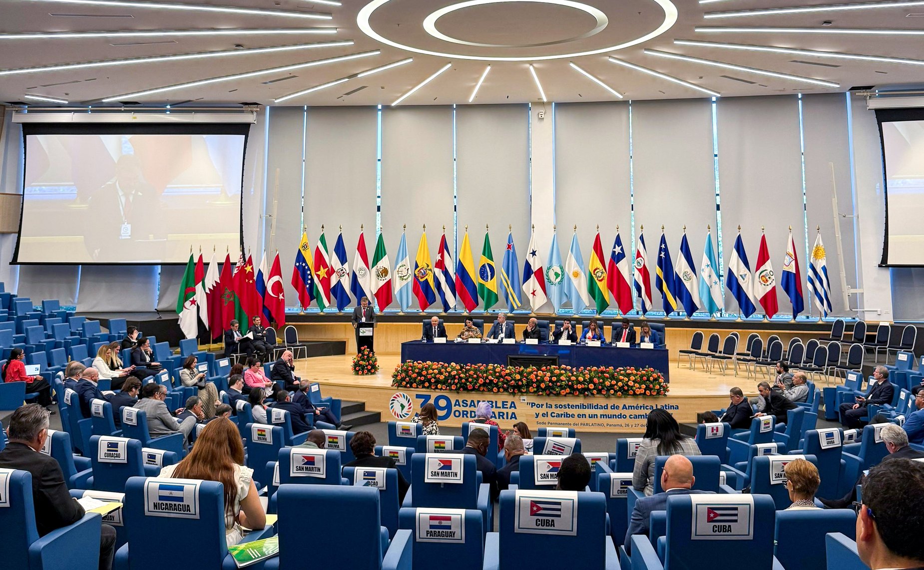 Заместитель Председателя Совета Федерации Константин Косачев выступил на пленарном заседании 39-й сессии Ассамблеи Парламента стран Латинской Америки и Карибского бассейна (ПАРЛАТИНО) в г. Панама