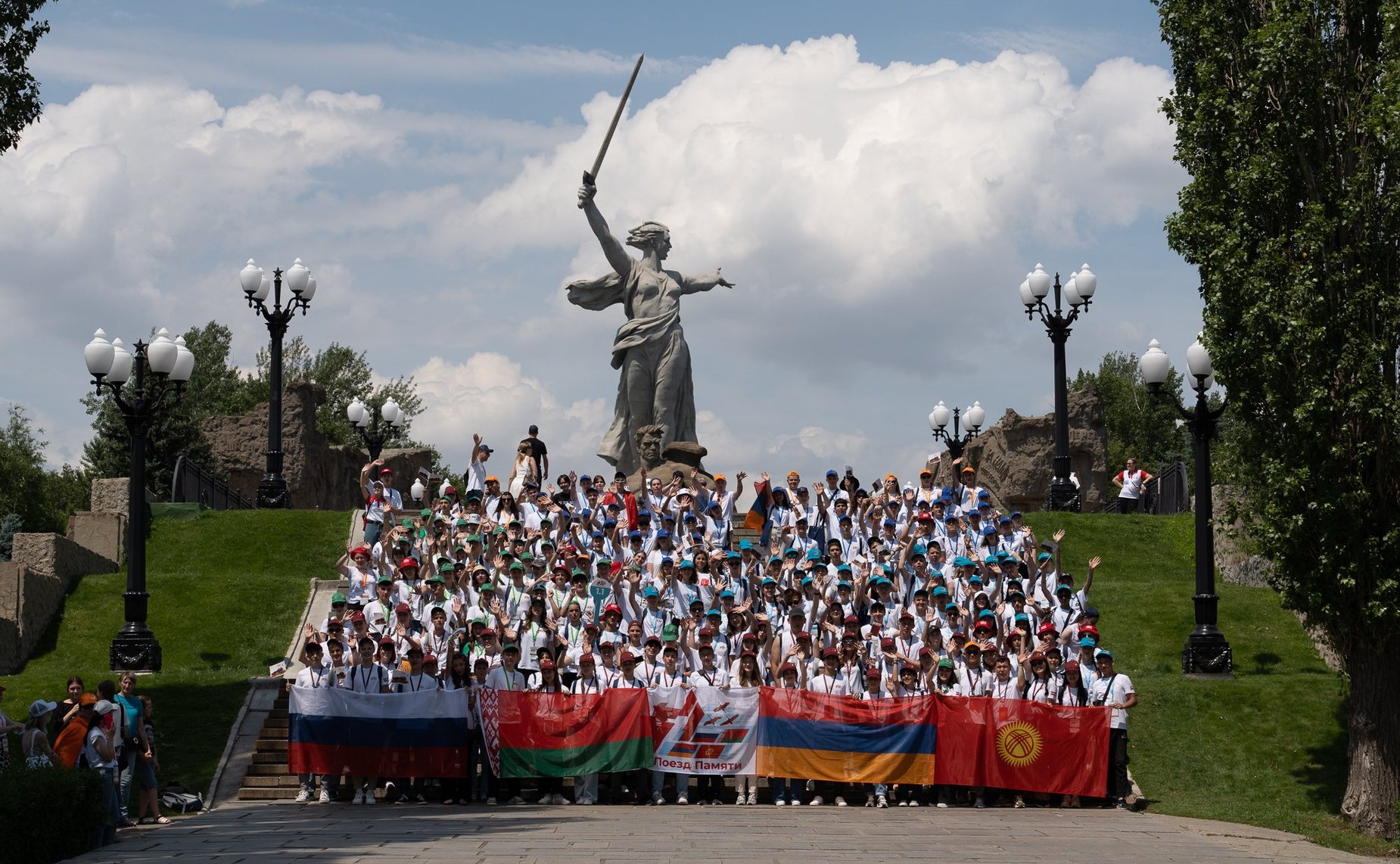 Сергей Горняков приветствовал участников культурно-образовательного проекта «Поезд Памяти» в Волгограде