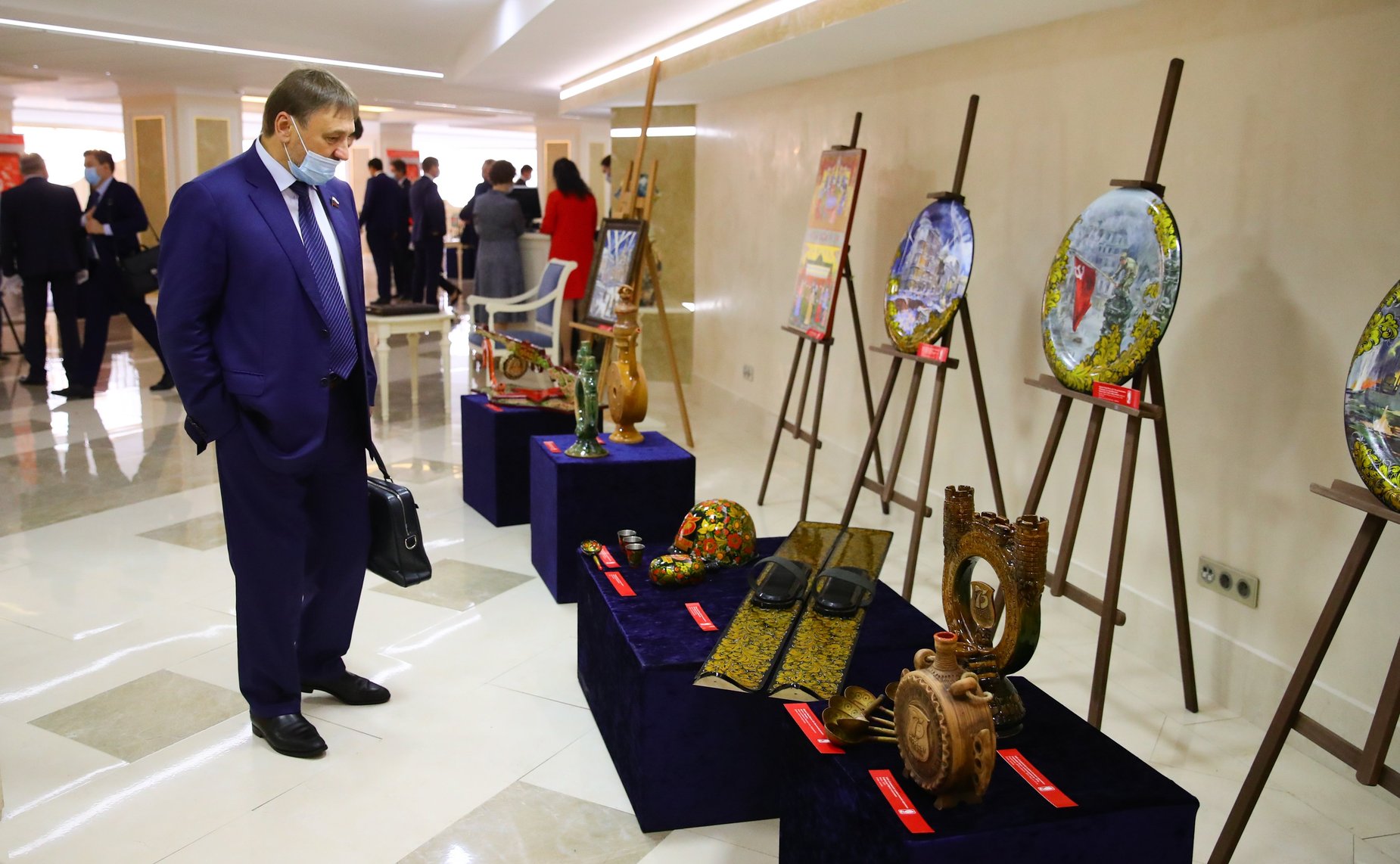 Открытие в Совете Федерации выставки «Великая Отечественная война 1941 – 1945 годов в произведениях мастеров народных художественных промыслов России»