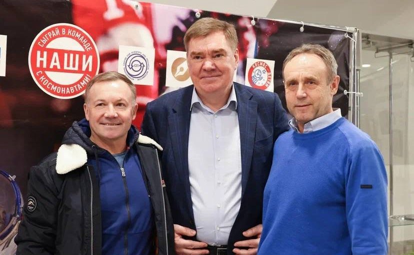 Александр Савин в регионе принял участие открытии хоккейного матча, посвященного 90-летию со дня рождения первого космонавта планеты Юрия Гагарина